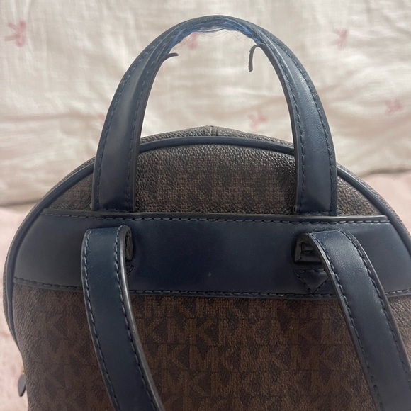 Used Michael Kors Rhea Zip backpack - Picture 6 of 17